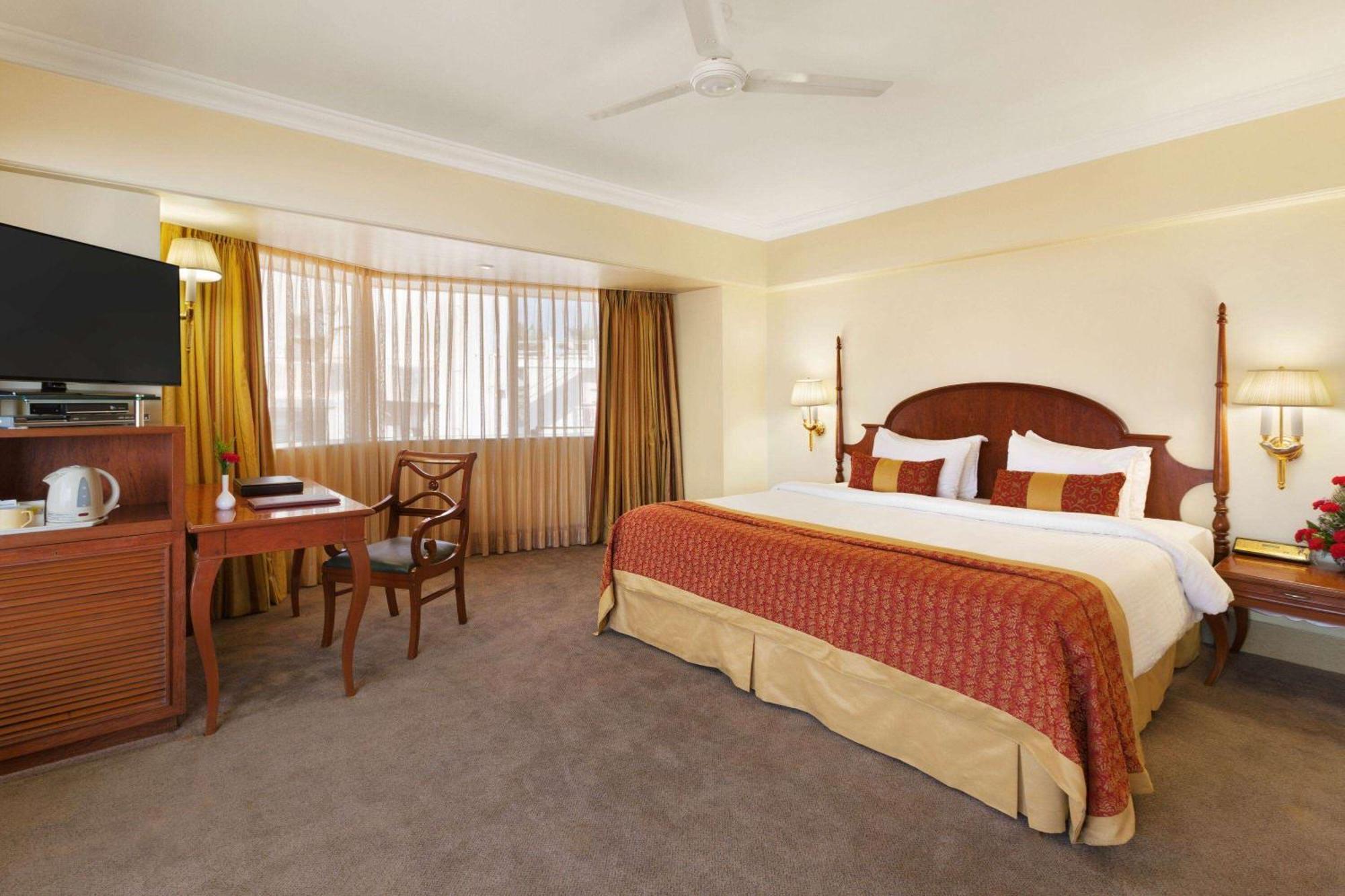 Ramada Plaza By Wyndham Palm Grove Otel Mumbai Dış mekan fotoğraf