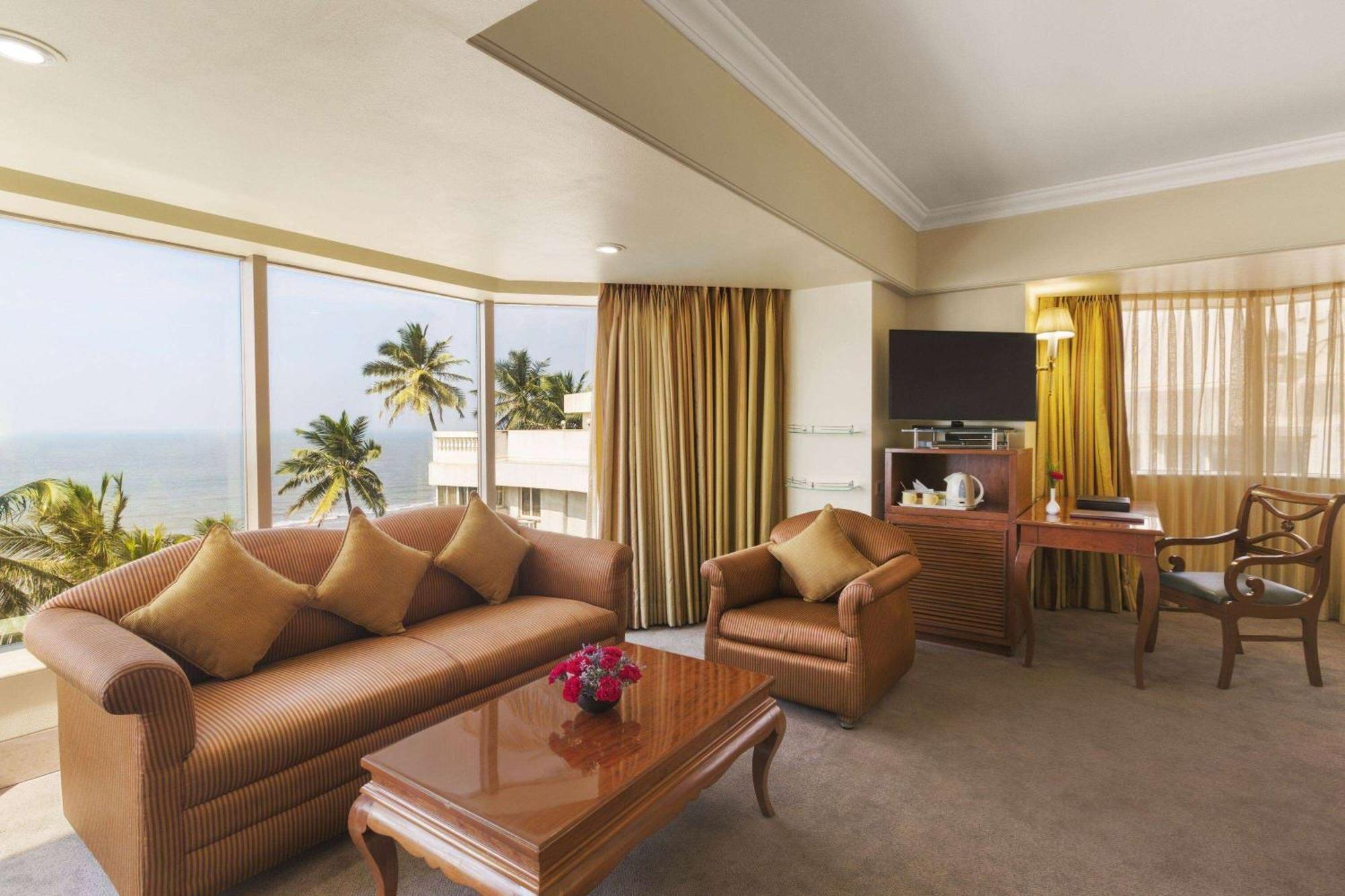 Ramada Plaza By Wyndham Palm Grove Otel Mumbai Dış mekan fotoğraf