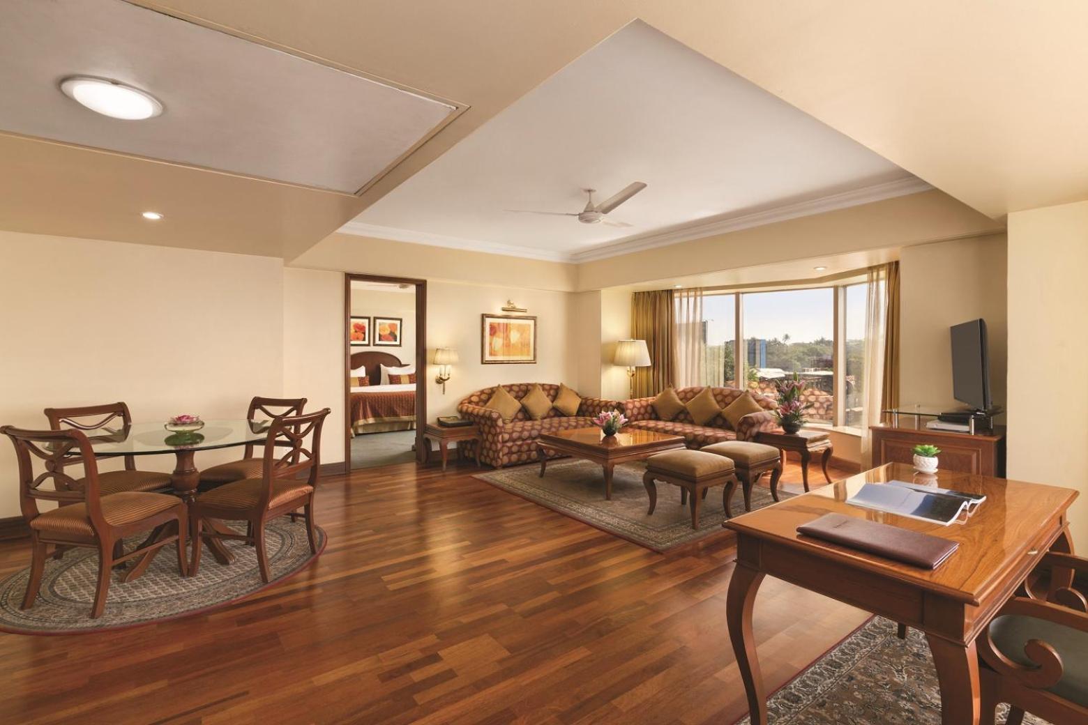 Ramada Plaza By Wyndham Palm Grove Otel Mumbai Dış mekan fotoğraf